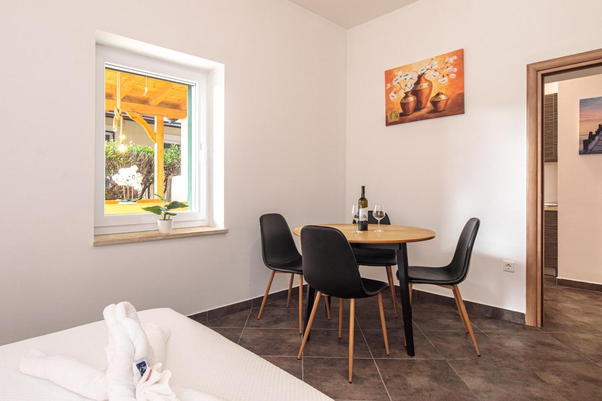 Apartments Tm Krk Town Exterior photo